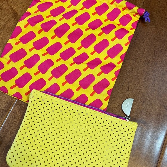 Skincare Bundle - Picture 2 of 6